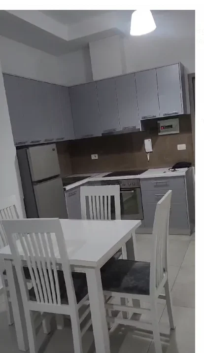 Vlore, jepet me qera apartament 1+1 Kati 2, 60 m² 250 € (ish- Kombinati i Peshkut) rv 45341