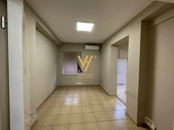 Tirane, jepet me qera zyre Kati 2, 140 m² 1.500 € (BLLOK)