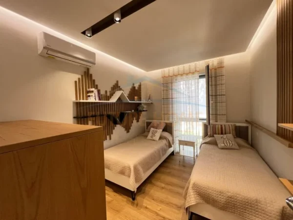 Durres, shes apartament 1+1+Ballkon Kati 1, 101 m² 320.000 € (gjiri lalzit)