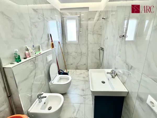 Tirane, shitet apartament+verande | Penthouse 1+1+Aneks+Ballkon Kati 3, 113 m² 135.000 € (Rezidenca Klensi, Astir)