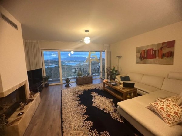 Tirane, shitet Vile , 390 m² 750.000 € (Farke)