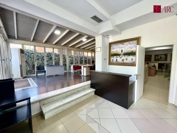 Tirane, shitet ambjent biznesi Kati 0, 216 m² 600.000 € (Ambasada Amerikane)