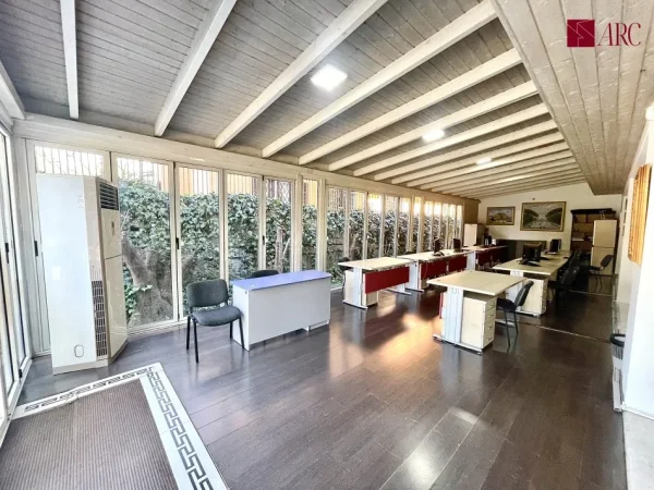 Tirane, shitet ambjent biznesi Kati 0, 216 m² 600.000 € (Ambasada Amerikane)