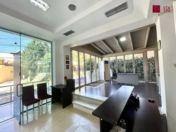 Tirane, shitet ambjent biznesi Kati 0, 216 m² 600.000 € (Ambasada Amerikane)