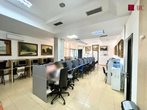 Tirane, shitet ambjent biznesi Kati 0, 216 m² 600.000 € (Ambasada Amerikane)