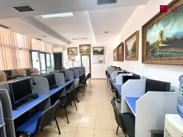 Tirane, shitet ambjent biznesi Kati 0, 216 m² 600.000 € (Ambasada Amerikane)