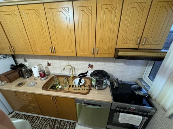 Tirane, jepet me qera apartament 1+1 Kati 5, 55 m² 400 € (LAPRAKE)