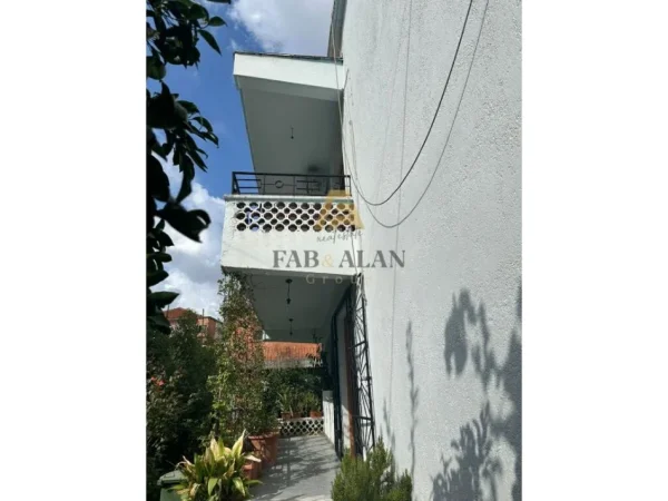 Tirane, shitet ambjent biznesi , 706 m² 2.500.000 € (Mbrapa Asllan Rusit, ish Fusha e Aviacionit)