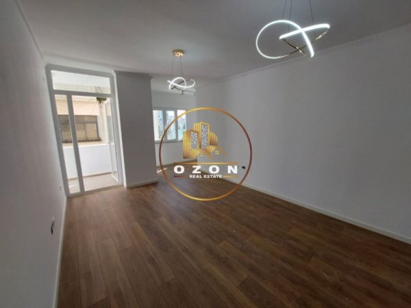 Apartment 2+1+2 për Shitje tek Medreseja!
