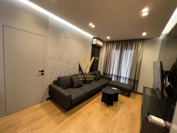 Tirane, jepet me qera apartament 2+1+Ballkon Kati 6, 77 m² 1.800 € (RRUGA E KAVAJES)