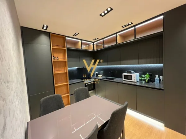 Tirane, jepet me qera apartament 2+1+Ballkon Kati 6, 77 m² 1.800 € (RRUGA E KAVAJES)