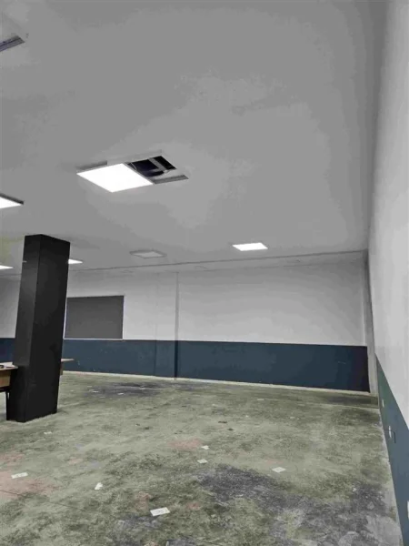 Tirane, jap me qera magazine Kati 0, 500 m² 1.200 € (DOMJE)