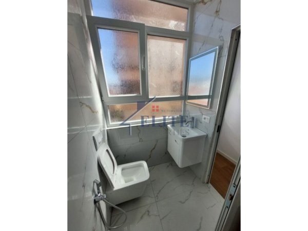 Tirane, shitet apartament 2+1+Ballkon Kati 5, 89 m² 185.000 € (Rruga e Dibres)
