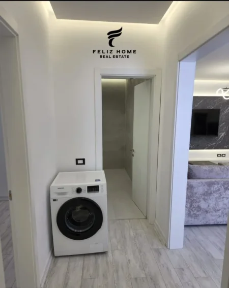 Tirane, jepet me qera apartament 3+1+Ballkon Kati 7, 111 m² 1.250€ (KOMPLEKSI DELIJORGJI)