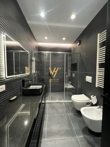 Tirane, jepet me qera apartament 2+1+Ballkon Kati 4, 64 m² 1.500 € (RRUGA BARRIKADAVE)