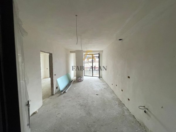Tirane, shitet apartament 1+1 Kati 3, 74 m² 148.000 € (Mine Peza)