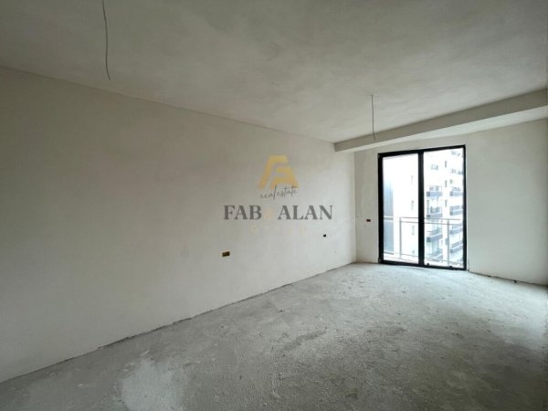 Tirane, shitet apartament 1+1 Kati 3, 74 m² 148.000 € (Mine Peza)