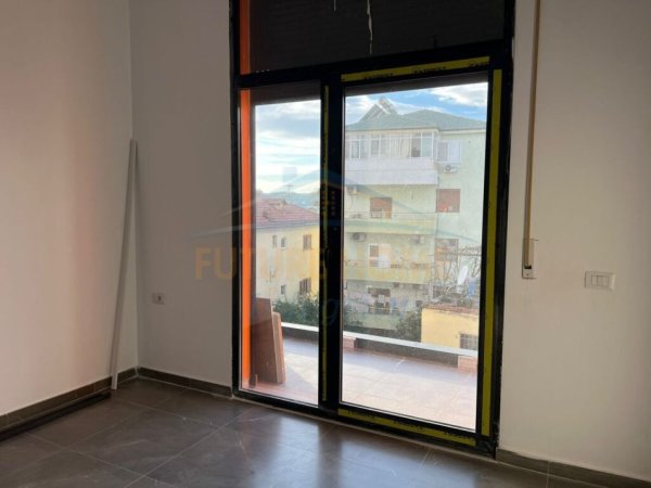 Tirane, jepet me qera apartament 1+1 Kati 2, 71 m² 300 € 