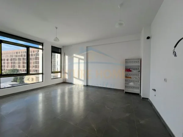Tirane, jepet me qera apartament 1+1 Kati 2, 71 m² 300 € 