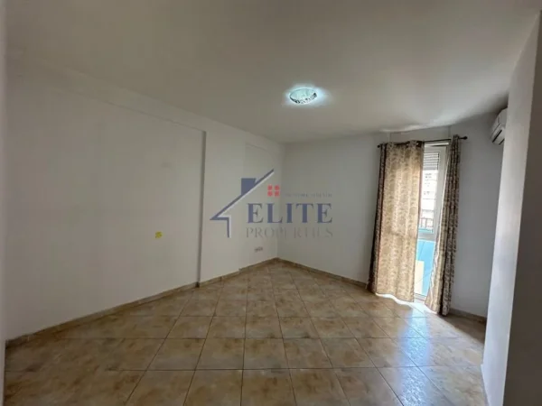 Tirane, jepet me qera zyre Kati 6, 108 m² 1.099 € (Prane RTSH-se)