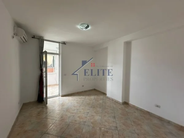 Tirane, jepet me qera zyre Kati 6, 108 m² 1.099 € (Prane RTSH-se)