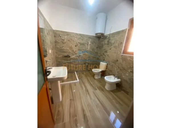 Tirane, jepet me qera apartament 2+1 Kati 2, 128 m² 500 € 