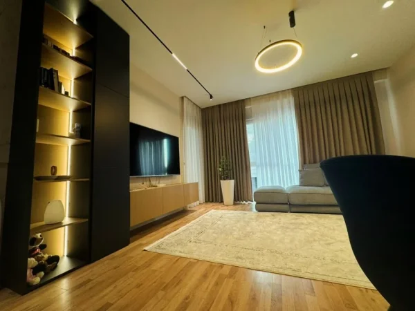 Tirane, shitet apartament 1+1 , 75 m² 155.000 € (Emerald Center)