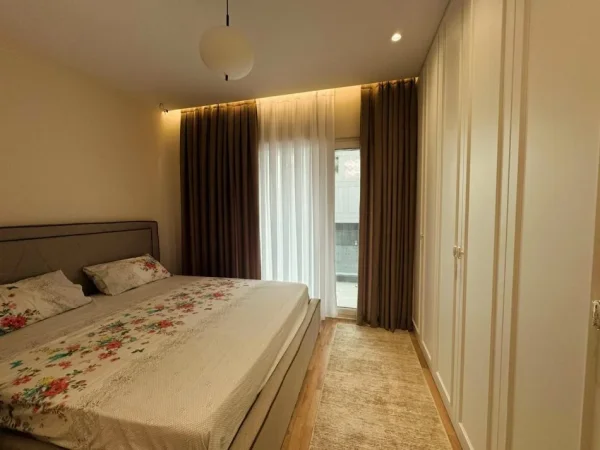 Tirane, shitet apartament 1+1 , 75 m² 155.000 € (Emerald Center)