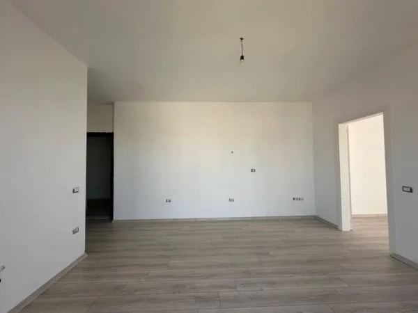 SHITET APARTAMENT 1+1 NE PLAZH DURRES