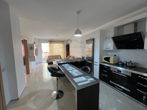 Tirane, jepet me qera apartament 2+1 Kati 2, 88 m² 600 € 