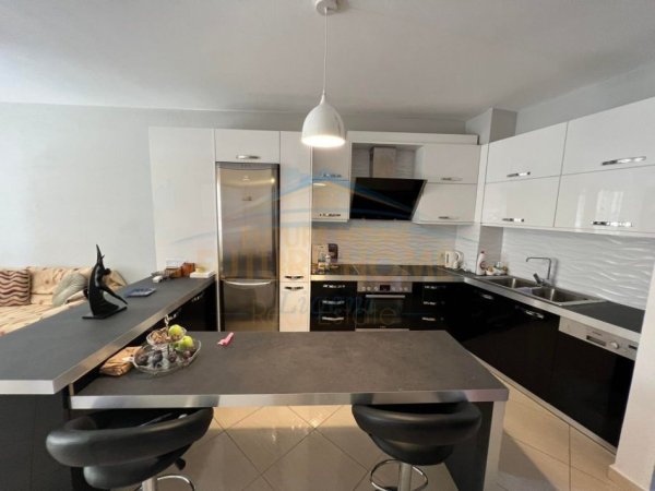 Tirane, jepet me qera apartament 2+1 Kati 2, 88 m² 600 € 