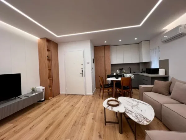 Tirane, jepet me qera apartament 1+1+Ballkon Kati 4, 62 m² 600 € (rruga e elbasanit)