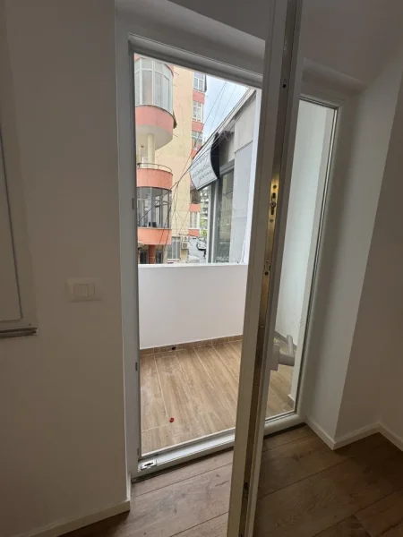 Tirane, shes apartament 2+1 Kati 2, 87 m² (Rruga Faik Konica)