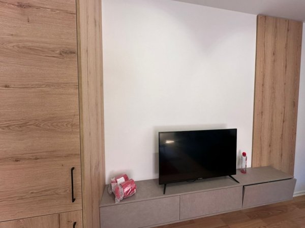 Tirane, jepet me qera apartament 1+1 Kati 3, 70 m² 550 € (Selite)