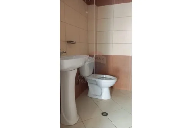 Tirane, jepet me qera dyqan Kati 0, 48 m² 700 € (Dyqan Me Qira)