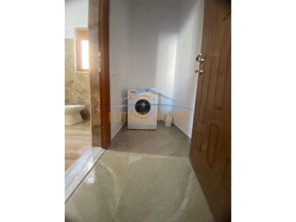 Shqiperi, jepet me qera 2+1+Ballkon Kati 2, 128 m² 500 € (unaza e re)