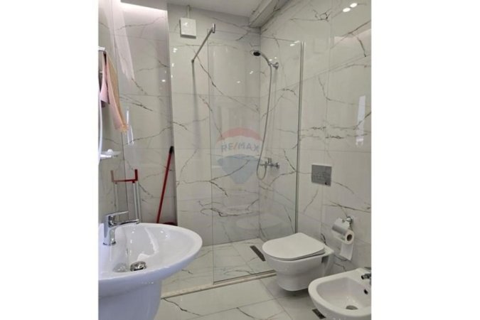 Tirane, jepet me qera apartament 1+1 Kati 5, 75 m² 650 € (Apartament 1+1 me qira Kodra Diellit)