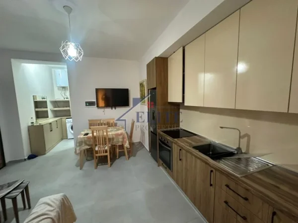 Tirane, jepet me qera garsonier Kati 0, 43 m² 400 € (Kopshti Botanik)