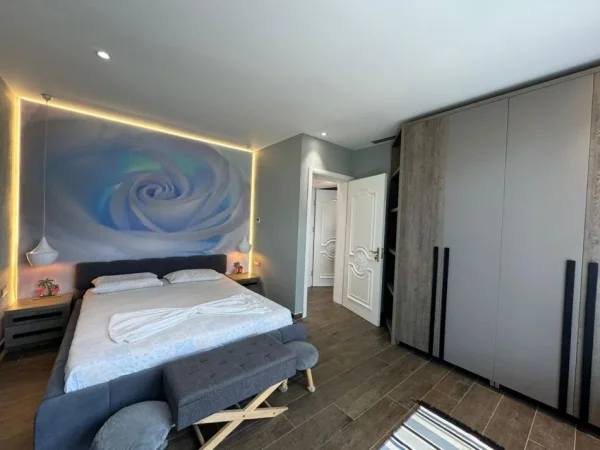 Durres, shitet Vile 4+1+Ballkon Kati 2, 180 m² 500.000 € (Gjiri Lalezit, Durres)