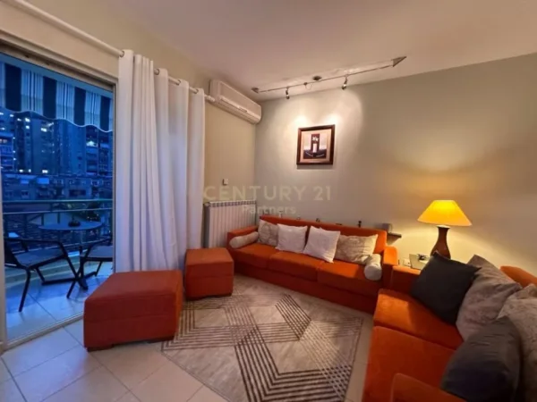 Tirane, jepet me qera apartament 2+1+Ballkon Kati 4, 97 m² 600 € (Rruga e Barrikadave)