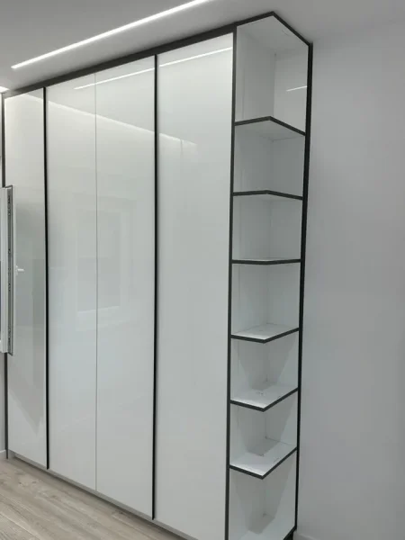 Tirane, jepet me qera zyre Kati 4, 65 m² 800 € (VASO PASHA BLLOKU)