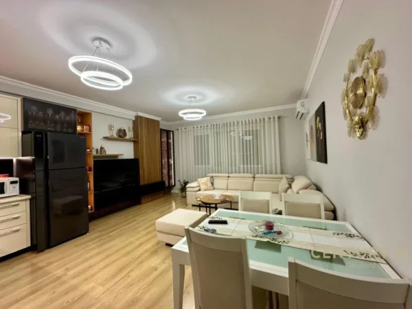 Tirane, shitet apartament 2+1 Kati 2, 113 m² 200.000 € (Rruga 5 Maji)
