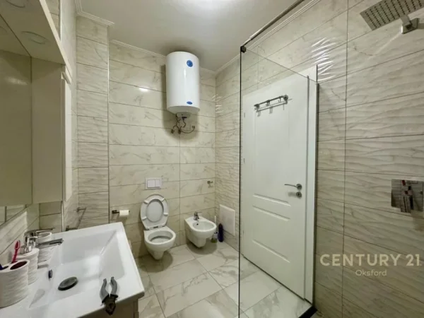 Tirane, shitet apartament 2+1 Kati 2, 113 m² 200.000 € (Rruga 5 Maji)