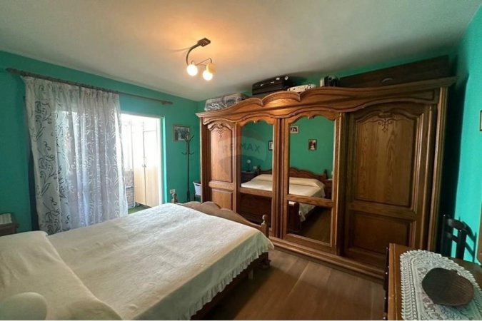 Tirane, jepet me qera apartament 3+1 Kati 4, 90 m² 950 € (Apartament 3+1 me qira në zemër të Tiranës!)