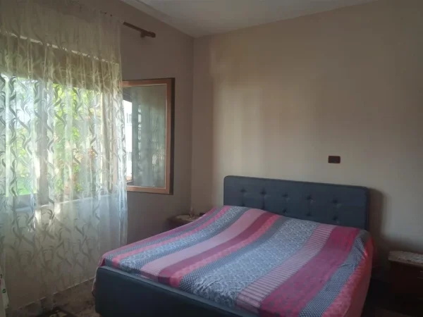 Tirane, shitet Vile 2 Katshe Kati 2, 300 m² 320.000 € (Kombinat)