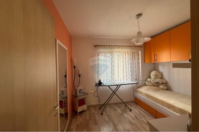 Tirane, jepet me qera apartament 3+1 Kati 4, 90 m² 950 € (Apartament 3+1 me qira në zemër të Tiranës!)