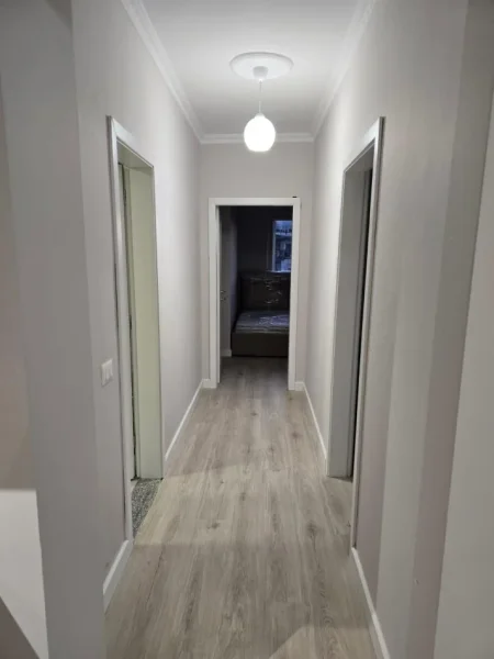 Tirane, jepet me qera apartament 2+1+Ballkon Kati 4, 100 m² 500 € (Fresk)