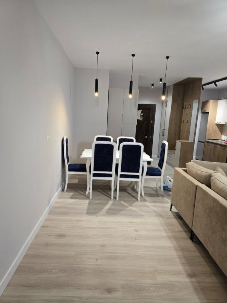 Tirane, jepet me qera apartament 2+1+Ballkon Kati 4, 100 m² 500 € (Fresk)