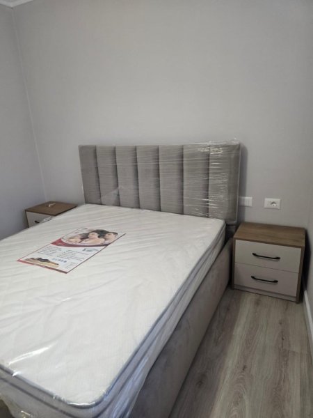 Tirane, jepet me qera apartament 2+1+Ballkon Kati 4, 100 m² 500 € (Fresk)
