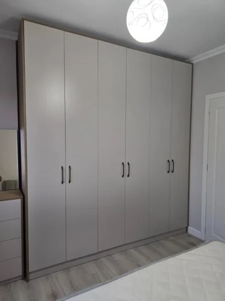 Tirane, jepet me qera apartament 2+1+Ballkon Kati 4, 100 m² 500 € (Fresk)